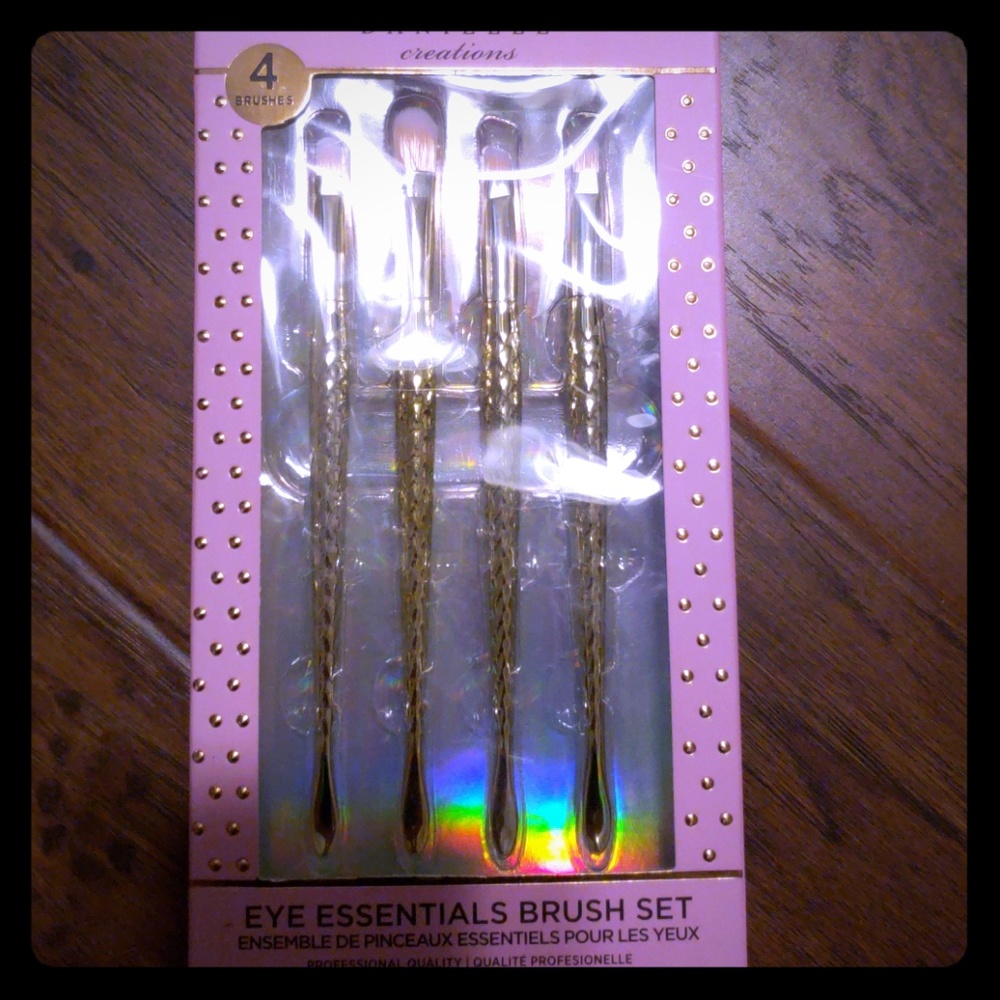 Eye make up brushes